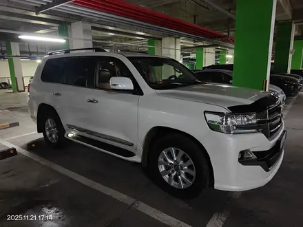 Toyota Land Cruiser 2019 года за 35 000 000 тг. в Астана