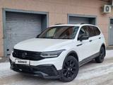 Volkswagen Tiguan 2023 года за 19 900 000 тг. в Астана