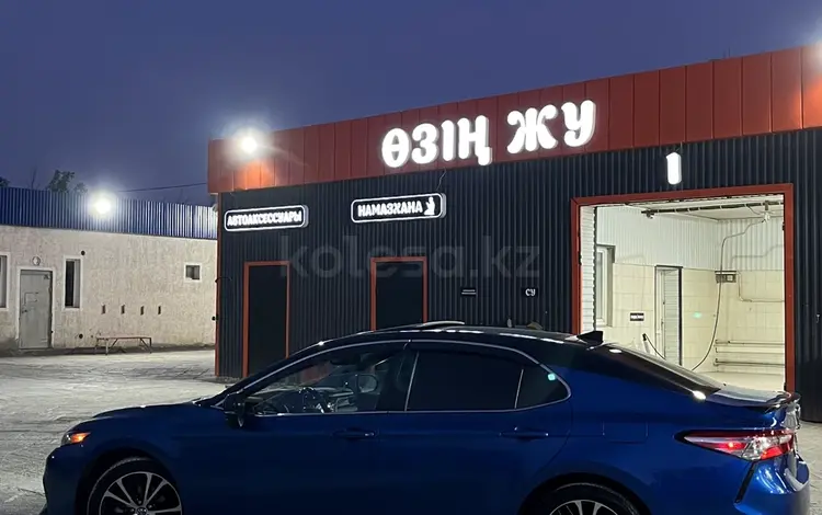 Toyota Camry 2020 года за 7 700 000 тг. в Актау