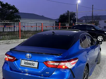 Toyota Camry 2020 года за 7 700 000 тг. в Актау – фото 3