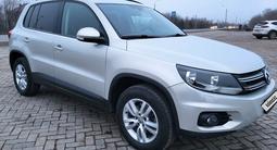 Volkswagen Tiguan 2015 года за 7 800 000 тг. в Уральск – фото 3