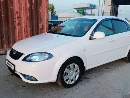 Daewoo Gentra 2014 года за 4 200 000 тг. в Тараз – фото 2