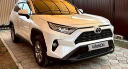 Toyota RAV4 2022 годаfor18 000 000 тг. в Уральск – фото 3