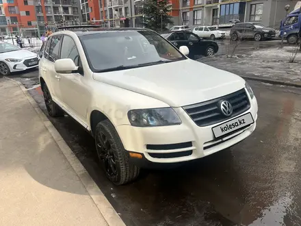 Volkswagen Touareg 2005 года за 6 200 000 тг. в Алматы