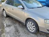 Volkswagen Passat 2007 года за 3 500 000 тг. в Актобе – фото 2
