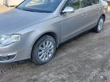Volkswagen Passat 2007 года за 3 500 000 тг. в Актобе – фото 3