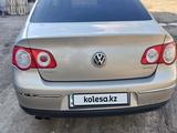 Volkswagen Passat 2007 года за 3 500 000 тг. в Актобе – фото 4