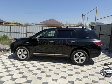 Toyota Highlander 2012 года за 12 500 000 тг. в Жезказган – фото 2