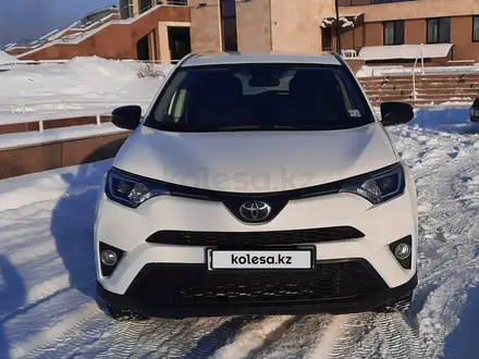 Toyota RAV4 2018 года за 12 500 000 тг. в Усть-Каменогорск – фото 2