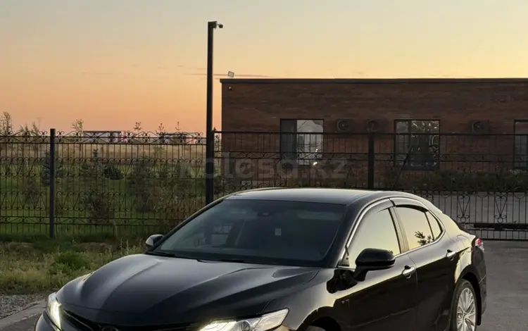 Toyota Camry 2019 годаүшін7 500 000 тг. в Актобе