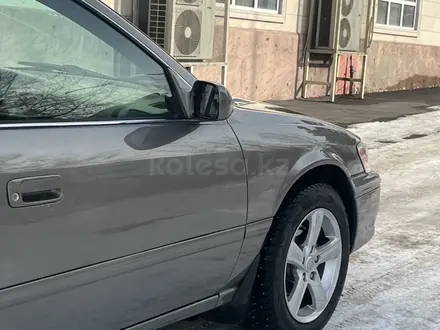 Toyota Camry 2000 года за 3 750 000 тг. в Алматы – фото 15