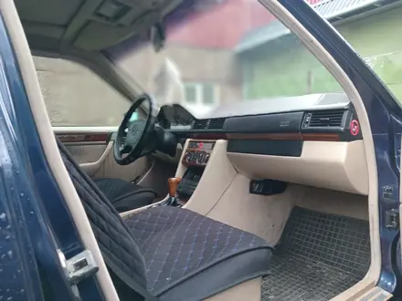 Mercedes-Benz E 220 1995 года за 2 000 000 тг. в Тараз – фото 7