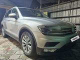 Volkswagen Tiguan 2017 года за 9 700 000 тг. в Алматы – фото 2