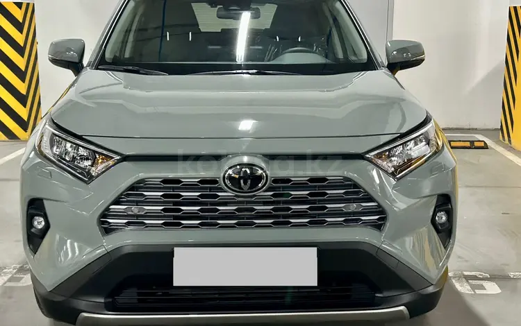 Toyota RAV4 2025 года за 19 700 000 тг. в Алматы