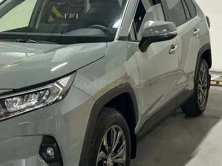 Toyota RAV4 2025 года за 19 700 000 тг. в Алматы – фото 3