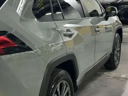 Toyota RAV4 2025 года за 19 700 000 тг. в Алматы – фото 4