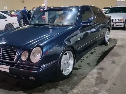 Mercedes-Benz E 280 1996 года за 3 350 000 тг. в Алматы – фото 3