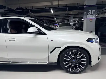 BMW X6 XDrive 40i 2025 года за 52 000 000 тг. в Астана – фото 16
