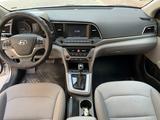 Hyundai Elantra 2018 годаүшін5 700 000 тг. в Актау – фото 5