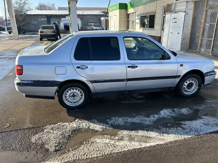 Volkswagen Vento 1992 года за 1 000 000 тг. в Мерке – фото 3