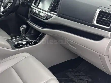 Toyota Highlander 2018 года за 17 500 000 тг. в Шымкент – фото 13