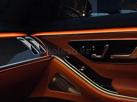 Mercedes-Benz S 580 2022 года за 80 000 000 тг. в Алматы – фото 12