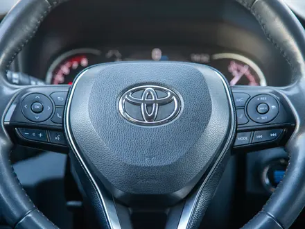 Toyota RAV4 Luxe 2021 года за 15 990 000 тг. в Алматы – фото 17