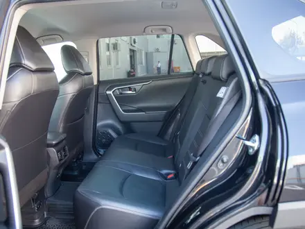 Toyota RAV4 Luxe 2021 года за 15 990 000 тг. в Алматы – фото 11