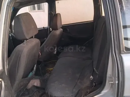 Chevrolet Niva 2013 года за 2 900 000 тг. в Атырау – фото 4