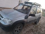 Chevrolet Niva 2013 года за 2 900 000 тг. в Атырау – фото 2