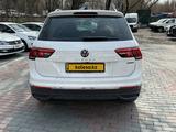 Volkswagen Tiguan 2021 года за 16 188 000 тг. в Алматы – фото 4