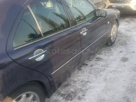 Mercedes-Benz E 230 1996 года за 2 700 000 тг. в Алматы – фото 4