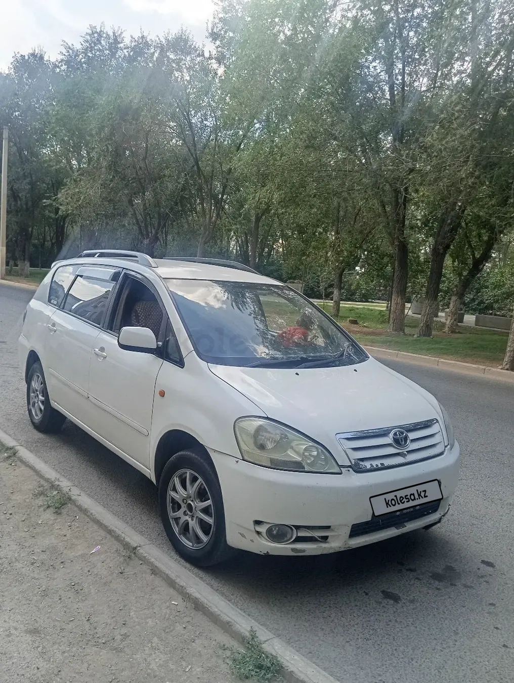 Toyota Ipsum, 2001