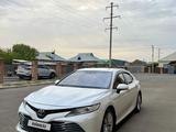 Toyota Camry 2019 года за 12 400 000 тг. в Шымкент – фото 2