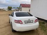 Toyota Camry 2011 года за 4 500 000 тг. в Кульсары – фото 4