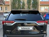 Toyota RAV4 2022 года за 17 000 000 тг. в Актобе – фото 2