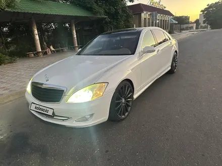 Mercedes-Benz S 550 2007 года за 6 500 000 тг. в Актау