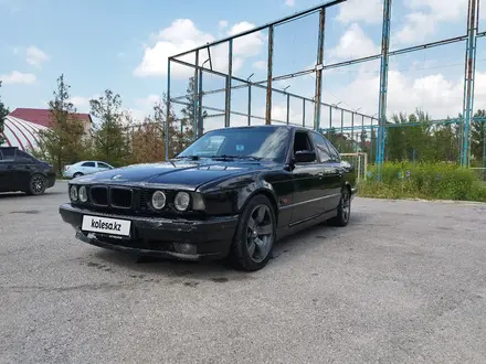 BMW 520 1995 года за 2 700 000 тг. в Шымкент