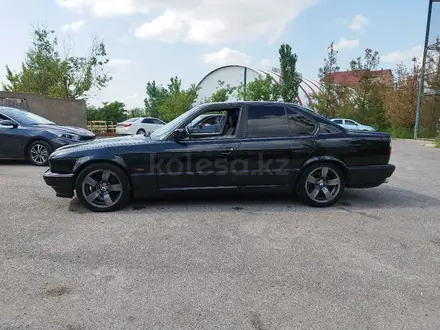 BMW 520 1995 года за 2 700 000 тг. в Шымкент – фото 3