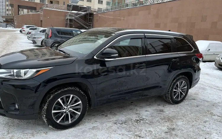 Toyota Highlander 2018 года за 17 999 999 тг. в Астана