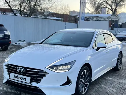 Hyundai Sonata 2023 года за 13 890 000 тг. в Алматы