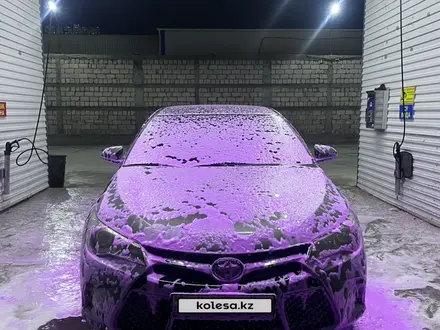 Toyota Camry 2015 года за 8 400 000 тг. в Актау – фото 2
