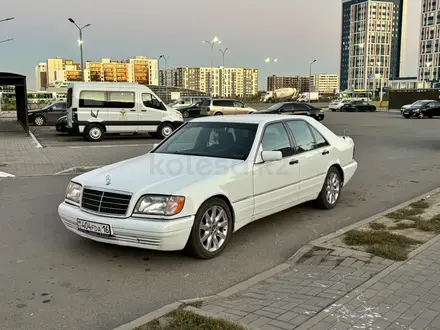 Оригинальные диски W221 R18 + Continental за 195 000 тг. в Астана – фото 2