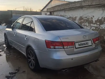 Hyundai Sonata 2005 года за 4 000 000 тг. в Уральск – фото 6