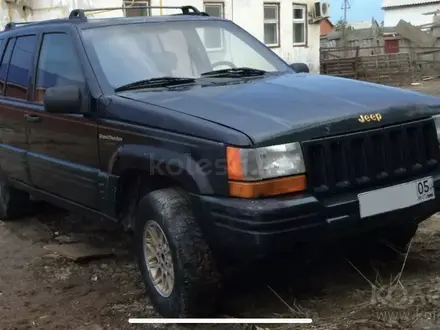 Jeep Grand Cherokee 1996 года за 850 000 тг. в Атырау