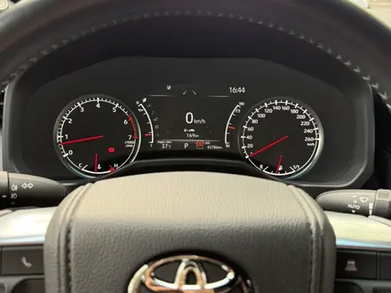 Toyota Land Cruiser 2022 года за 52 000 000 тг. в Шымкент – фото 11
