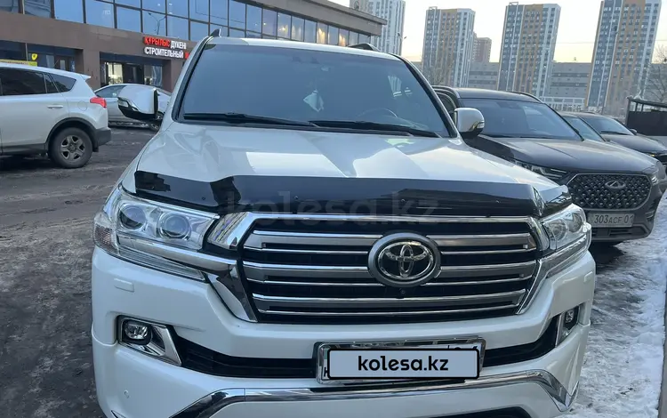 Toyota Land Cruiser 2018 года за 30 000 000 тг. в Астана