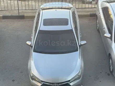 Toyota Camry 2016 года за 7 500 000 тг. в Жанаозен – фото 2