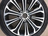 Оригинальные диски с шинами с датчиком TOYOTA COROLLA E 210 R 17 за 400 000 тг. в Шымкент