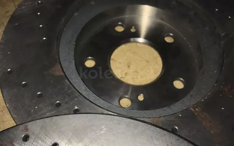 Тормозной диск перфорироввнный и вентиллируемый за 20 000 тг. в Астана